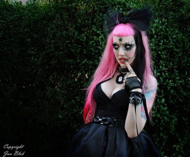 Adora Batbrat