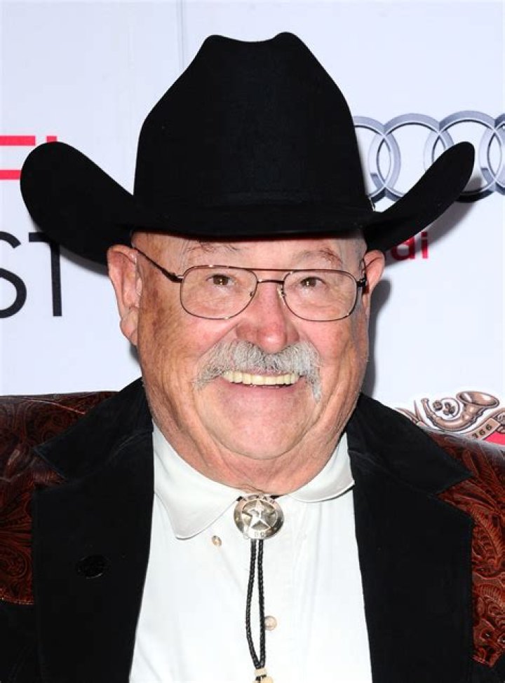 Barry_Corbin