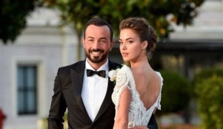 Bensu Soral, Hakan Bas's Girlfriend