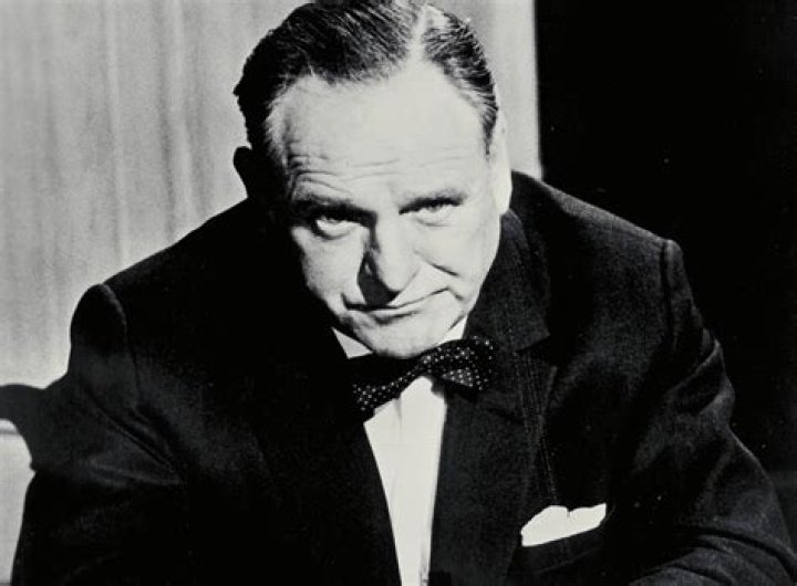 Bernard Lee