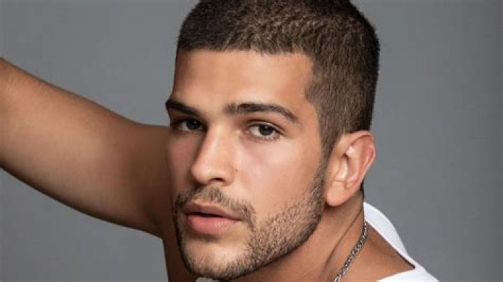 Bernardo Flores