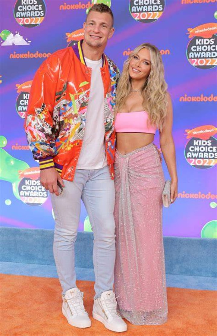Rob Gronkowski Girlfriend, Wife, Brothers, Net Worth, Injury, Height, Weight Camille Kostek Rob Gronkowski Girlfriend