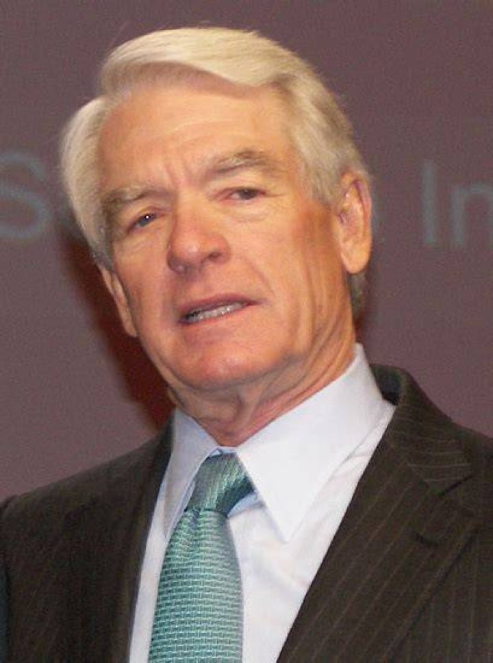 Charles R Schwab