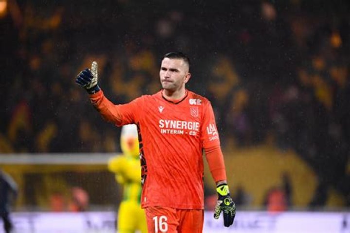 &Eacute;verton Lopes