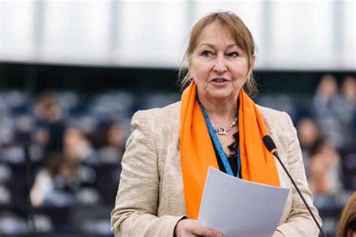 Gunn Marit Helgesen