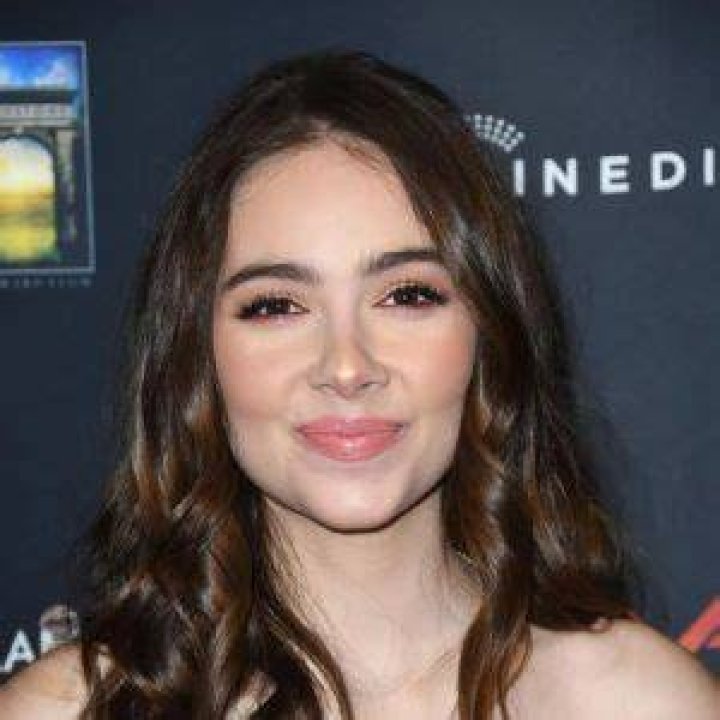 Haley Alexis Pullos- Bio, Age, Height, Net Worth, Relationship, Career