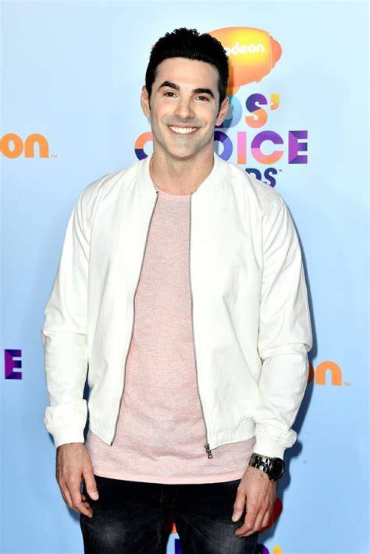 Josh Server Net Worth, Age, Height, Bio, Birthday, Wiki!