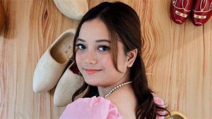Kasih Iris Leona