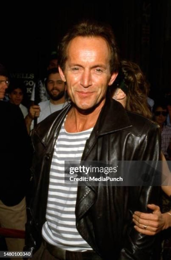 Lance Henriksen