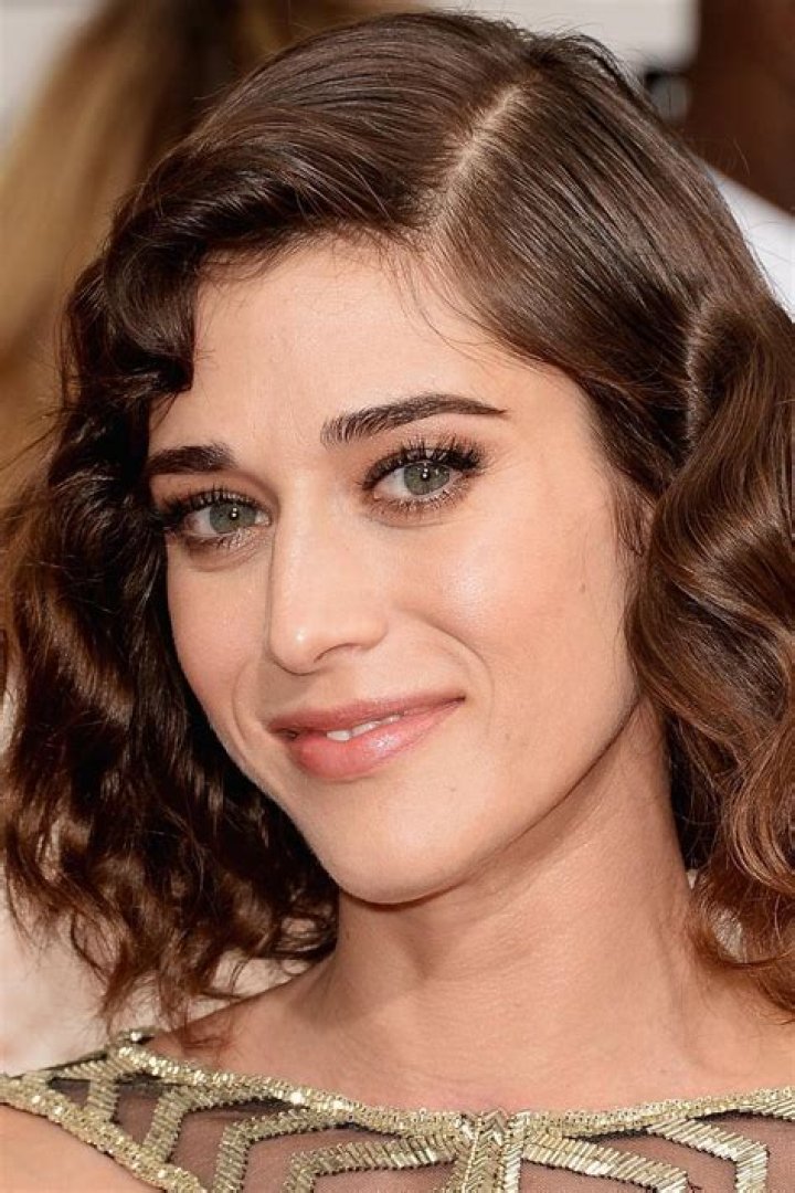 Lizzy Caplan