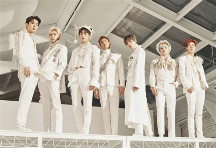 MONSTA X