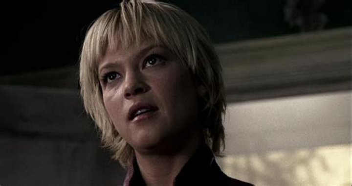 Nicki Aycox
