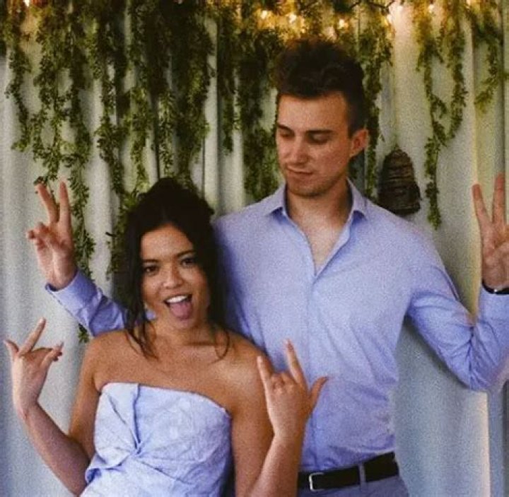 Piper Curda, Troy Ogletree's Girlfriend