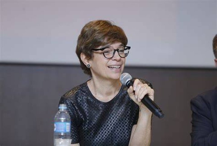 Renata Valad&atilde;o
