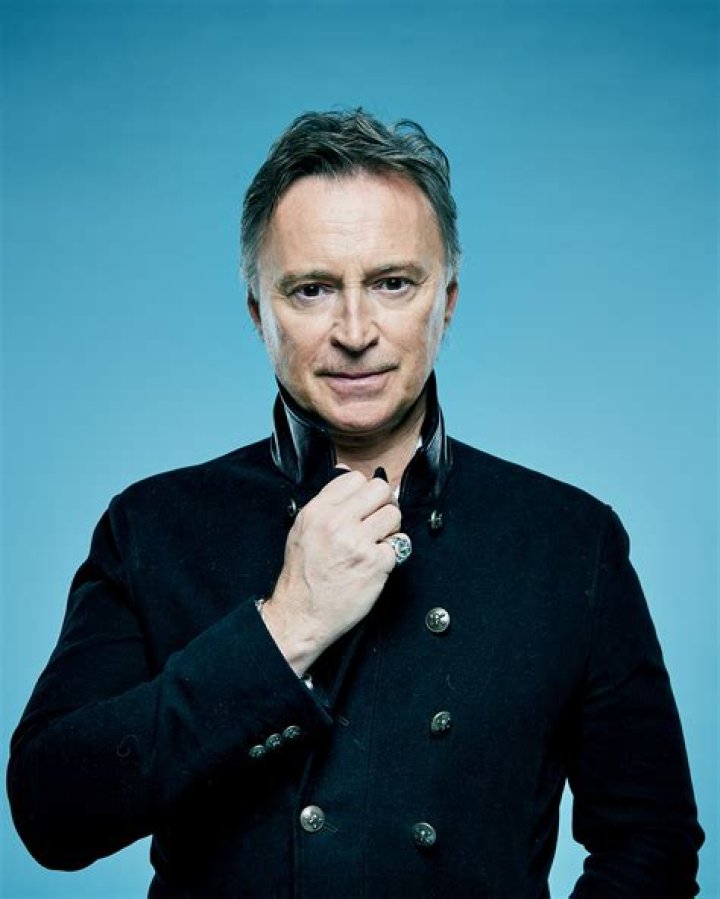 Robert Carlyle