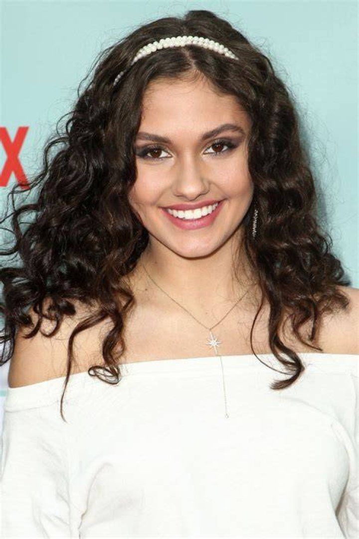 Ronni Hawk Dating, Boyfriend, Family, Siblings, Body Measurements Ronni Hawk 1