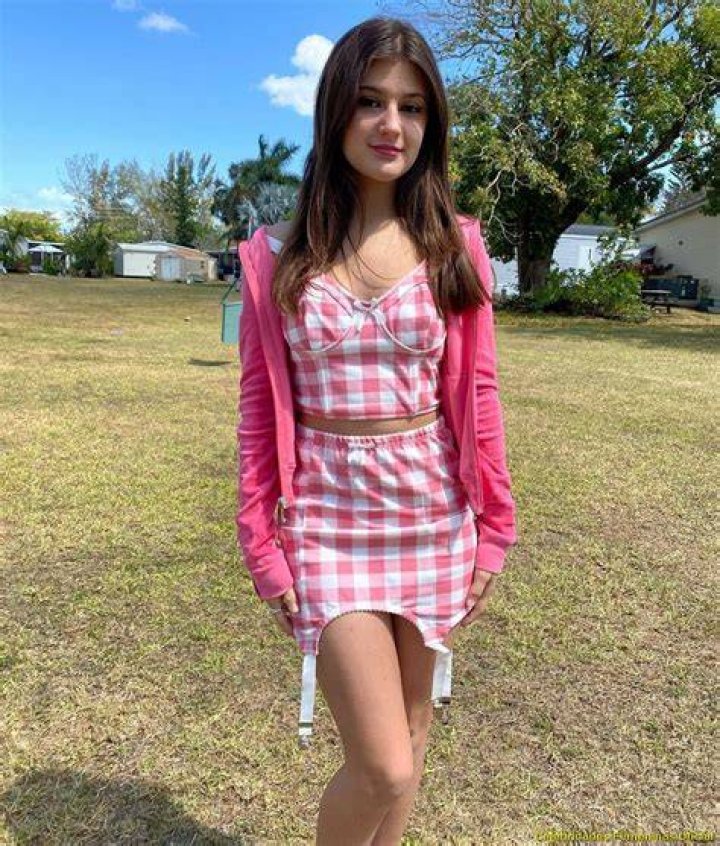 Roselie Arritola