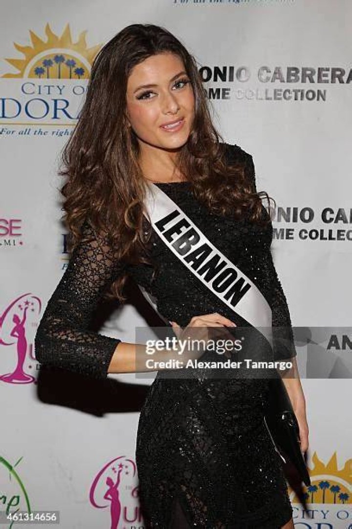 Saly Greige