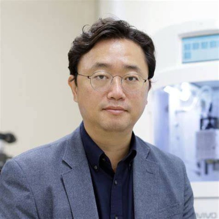 Sang Woo Kim
