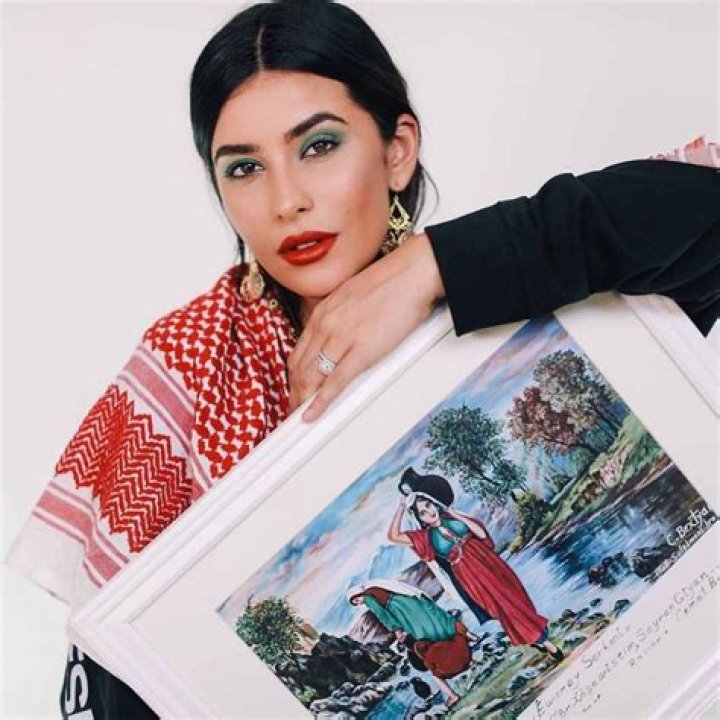 Sazan Hendrix