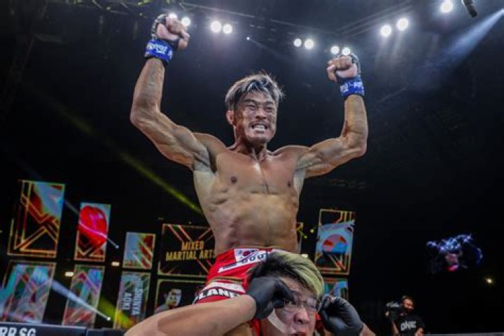 Yoshihiro Akiyama